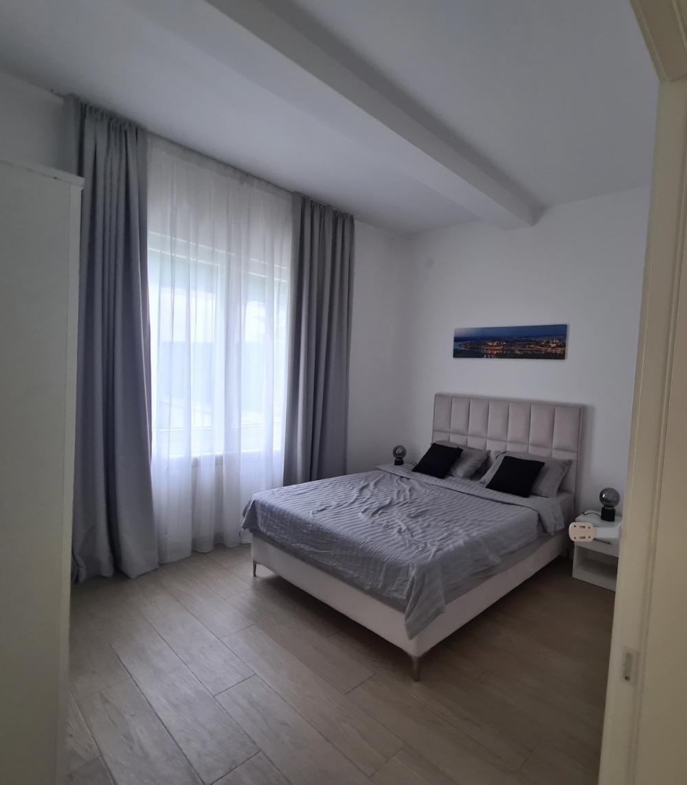 Slika 9 - Velisava Vulovića, Šestosoban stan za izdavanje, 240m2, 2.500€