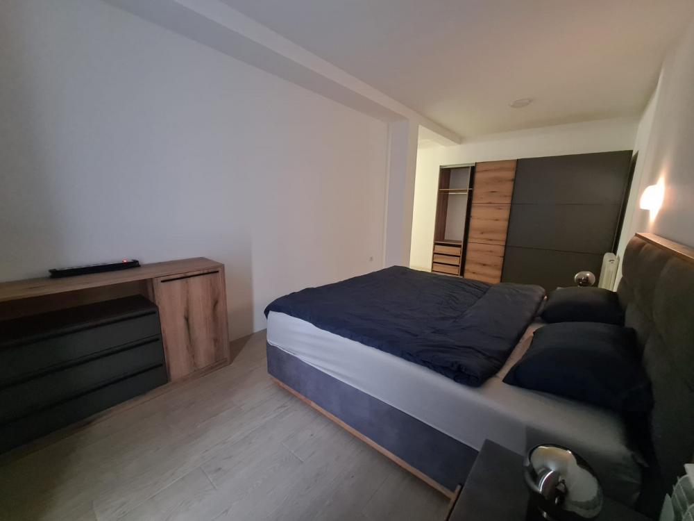 Slika 8 - Velisava Vulovića, Šestosoban stan za izdavanje, 240m2, 2.500€