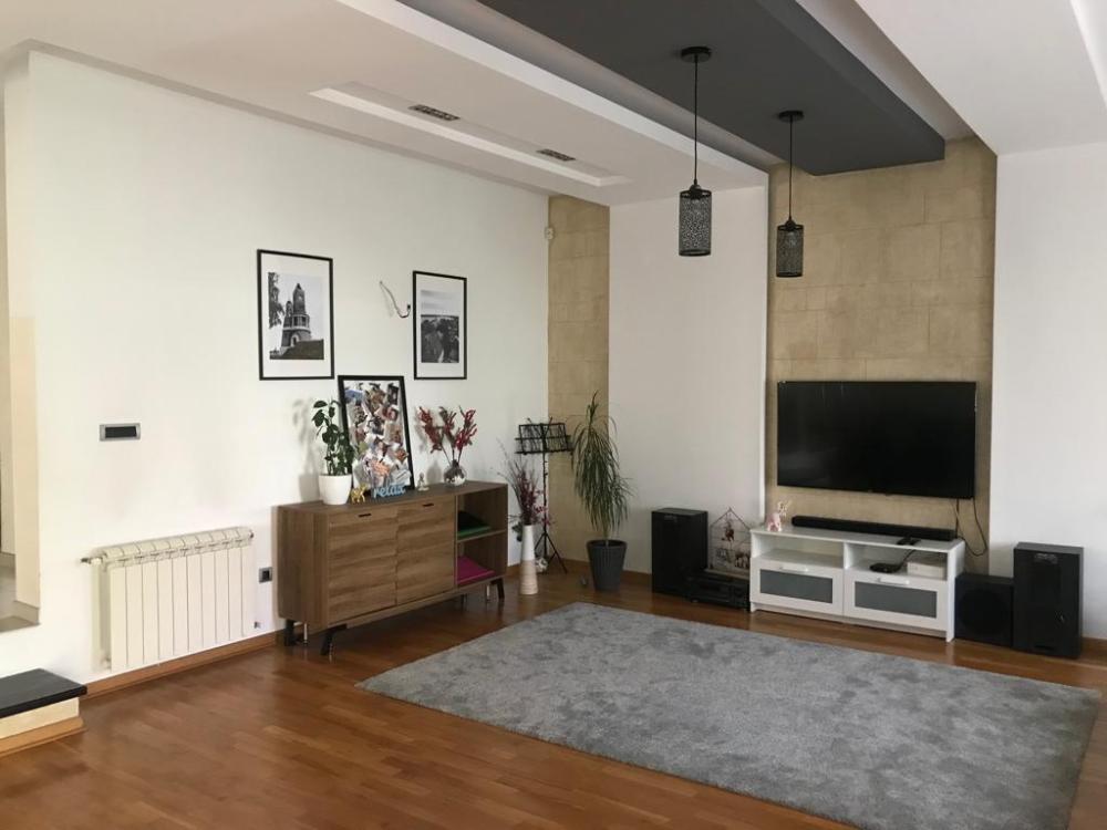 Slika 6 -  Kuća za izdavanje, 300m2, 3.000€