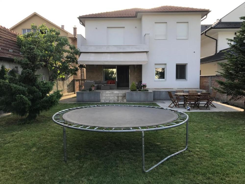 Glavna slika - Kuća za izdavanje, 300m2, 3.000€