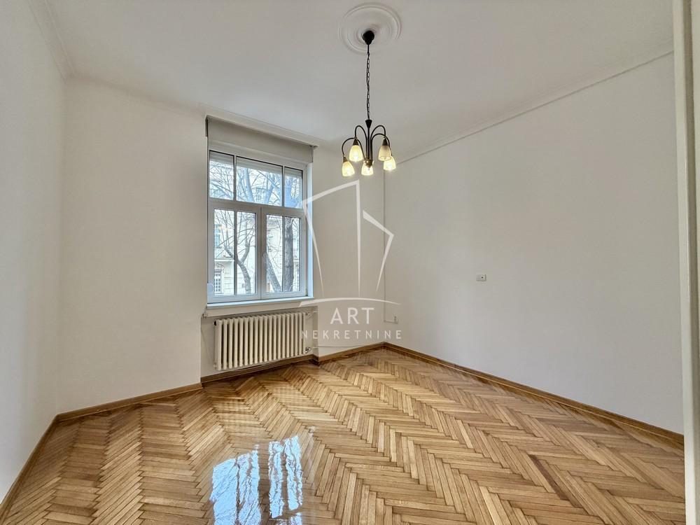 Slika 7 - Palmotićeva, Šestosoban stan za izdavanje, 220m2, 3.000€