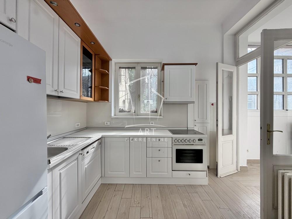 Slika 8 - Palmotićeva, Šestosoban stan za izdavanje, 220m2, 3.000€