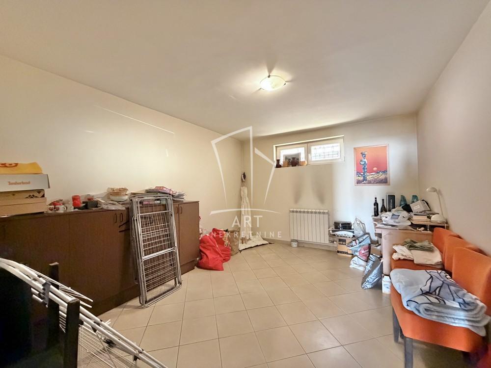 Slika 11 - Lukijana Mušickog,  Kuća na prodaju, 159m2, 900.000€