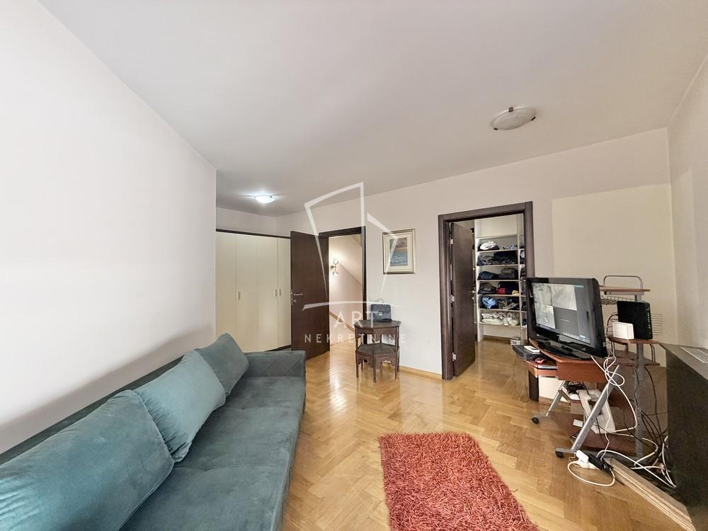 Slika 4 - Lukijana Mušickog,  Kuća na prodaju, 159m2, 900.000€