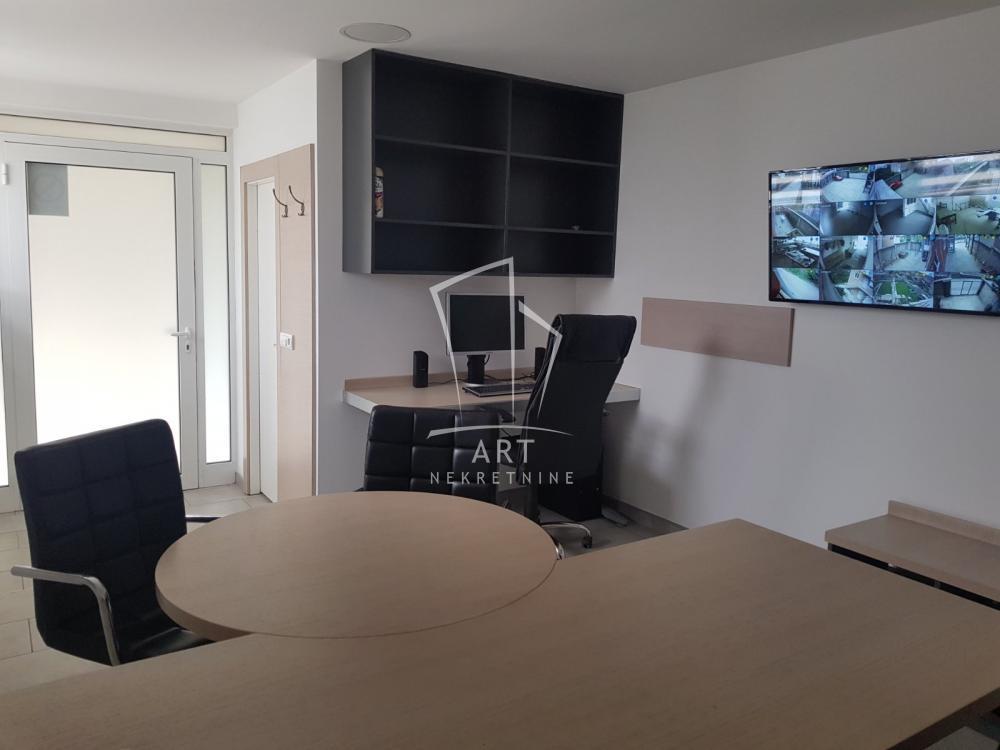 Glavna slika -Gračanička,  Lokal za izdavanje, 209m2, 1.700€