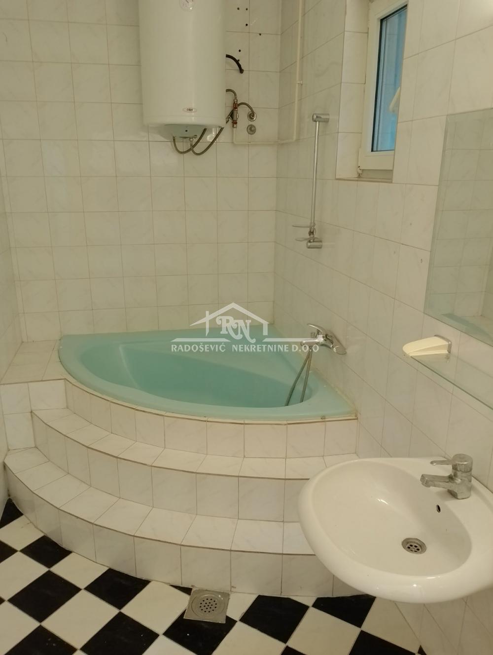 Slika 10 - Arčibalda Rajsa,  Kuća za izdavanje, 180m2, 1.200€