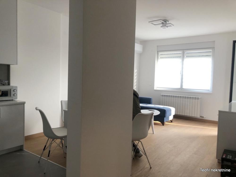 Slika 1 - Bulevar JNA, Dvosoban stan za izdavanje, 46m2, 650€