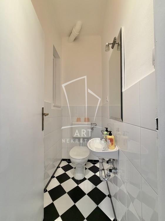 Slika 9 - Trg Nikole Pašića, Četvoroiposoban stan za izdavanje, 125m2, 2.000€