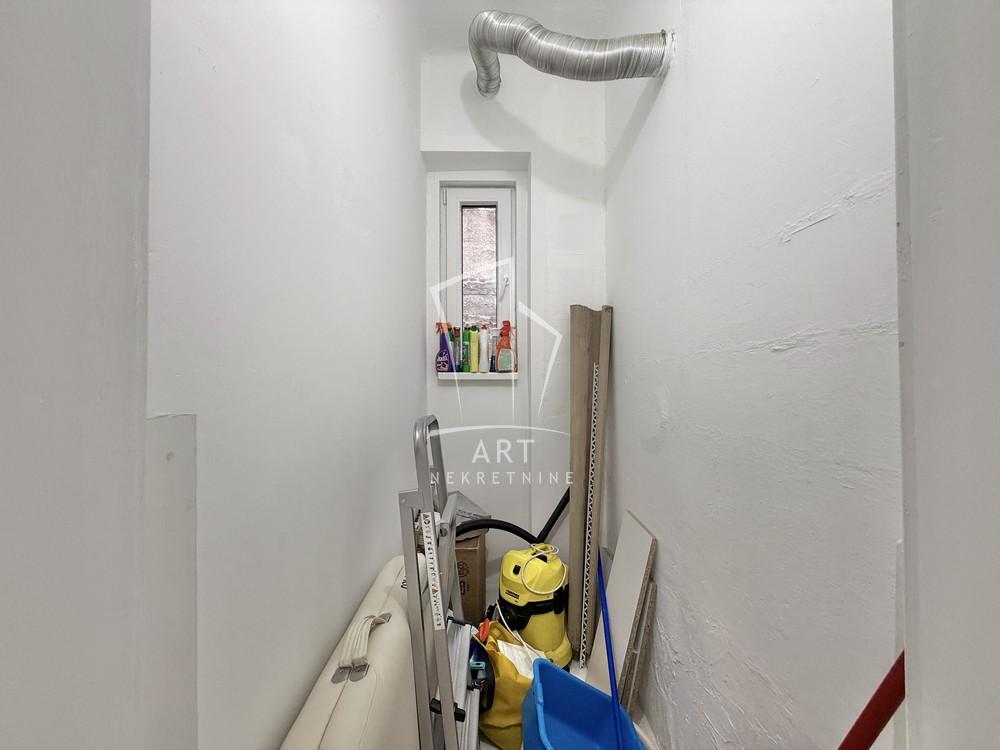 Slika 5 - Trg Nikole Pašića, Četvoroiposoban stan za izdavanje, 125m2, 2.000€