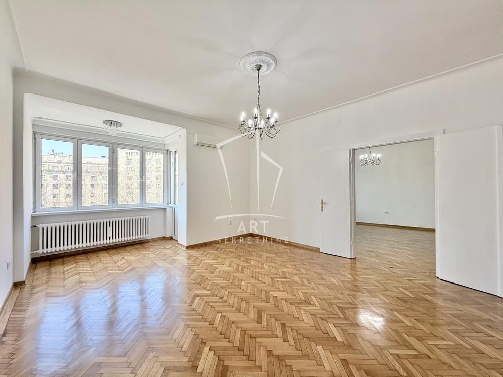 Glavna slika -Trg Nikole Pašića, Četvoroiposoban stan za izdavanje, 125m2, 2.000€