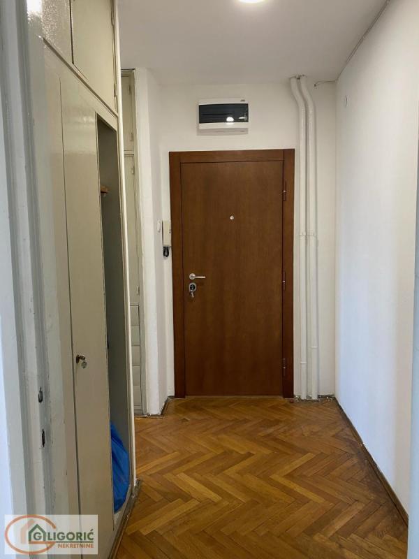 Slika 10 - 27. marta, Dvoiposoban stan na prodaju, 57m2, 250.000€