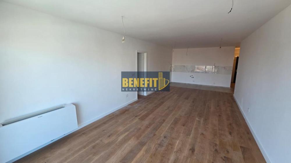 Slika 1 - Četvorosoban stan na prodaju, 94m2, 286.700€