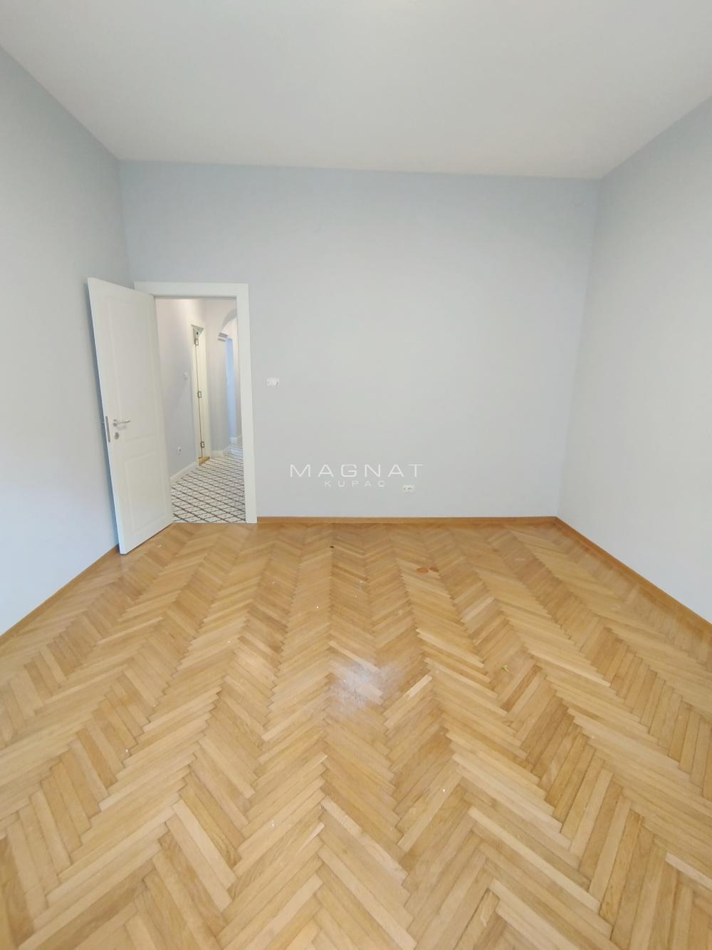 Slika 1 - Gospodar Jevremova, Dvoiposoban stan na prodaju, 72m2, 310.000€