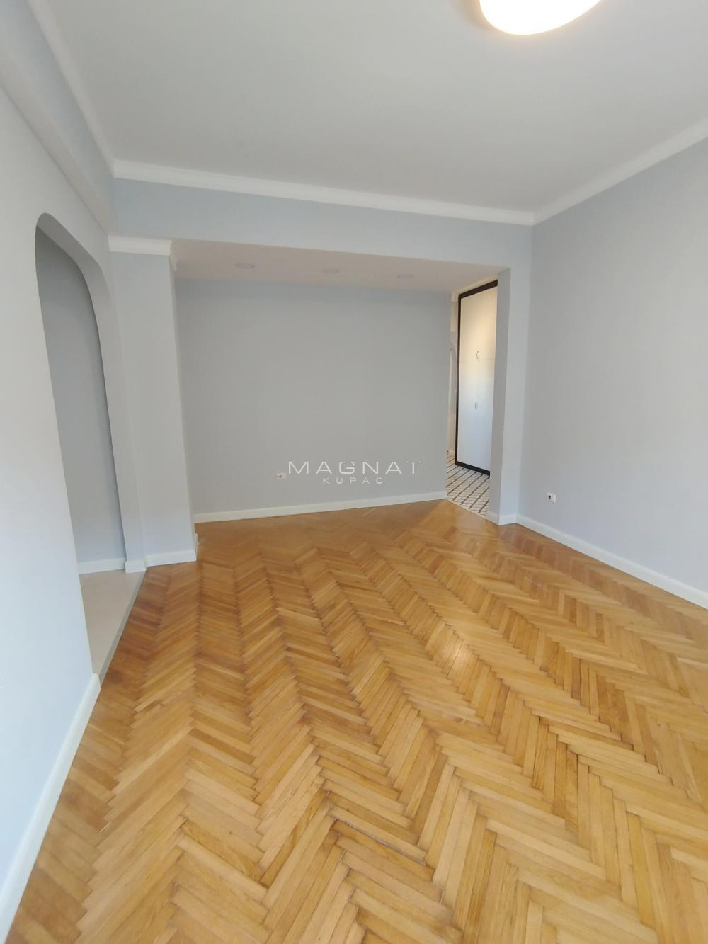 Slika 2 - Gospodar Jevremova, Dvoiposoban stan na prodaju, 72m2, 310.000€