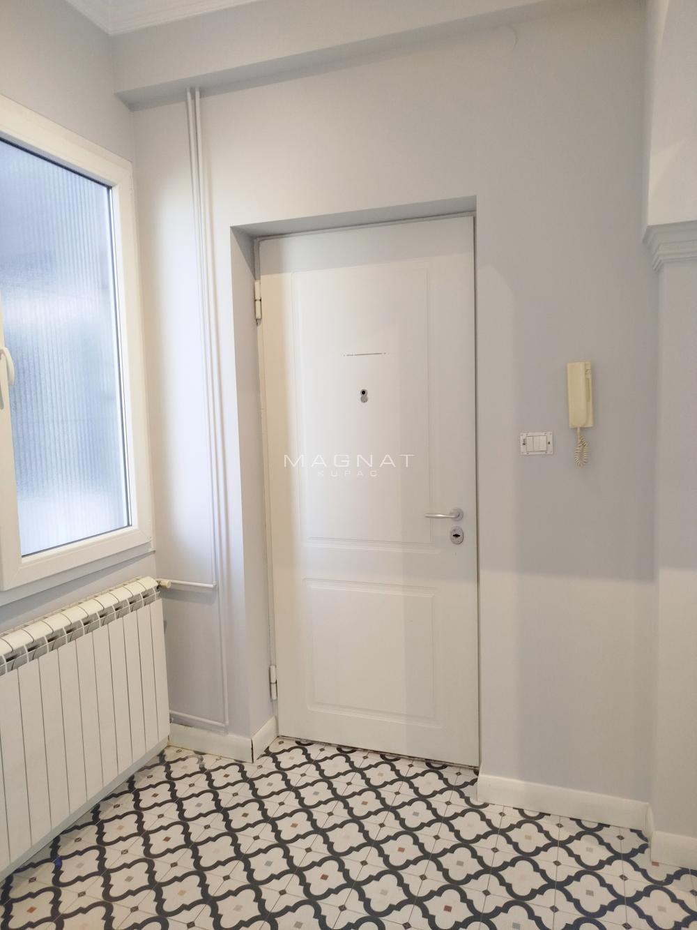 Slika 8 - Gospodar Jevremova, Dvoiposoban stan na prodaju, 72m2, 310.000€