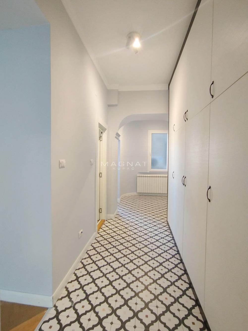 Glavna slika -Gospodar Jevremova, Dvoiposoban stan na prodaju, 72m2, 310.000€