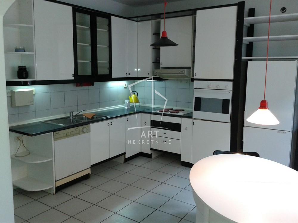 Slika 3 - Lješka, Četvorosoban stan na prodaju, 106m2, 295.000€