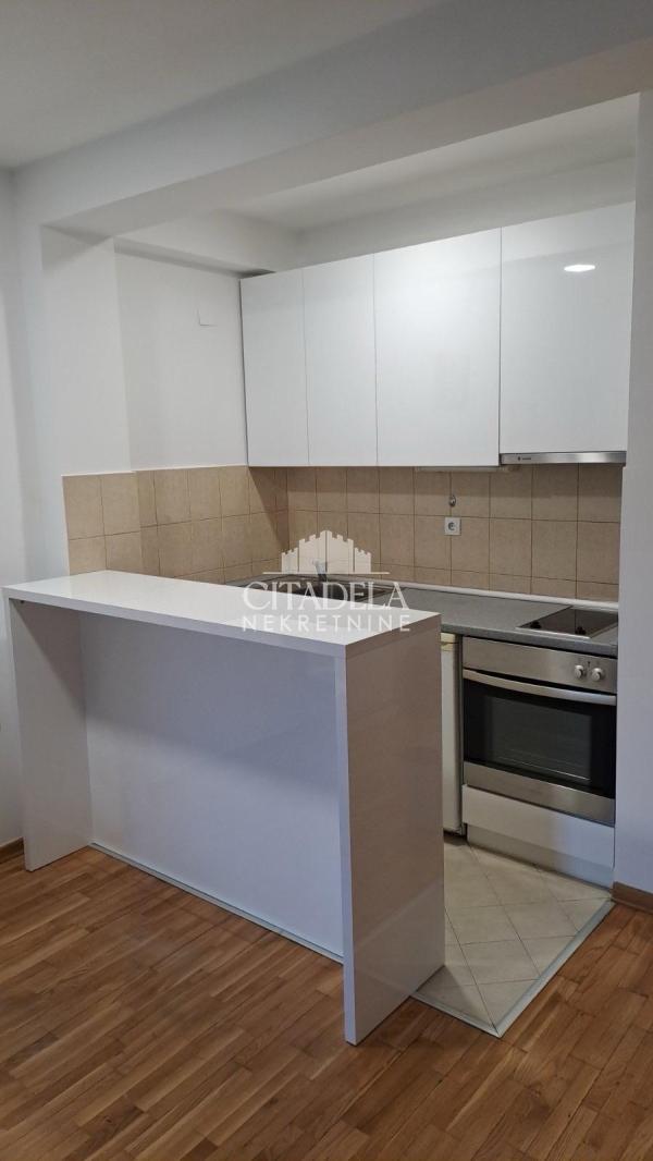 Slika 1 - Bulevar oslobođenja,  Stan za izdavanje, 38m2, 700€