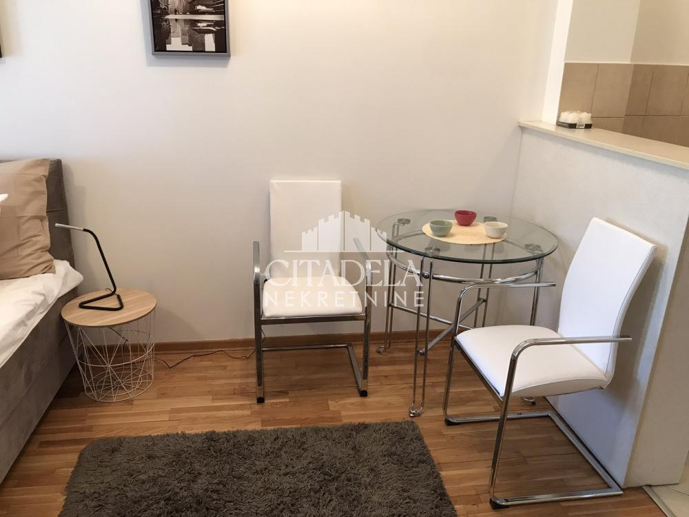 Slika 2 - Bulevar oslobođenja,  Stan za izdavanje, 38m2, 700€