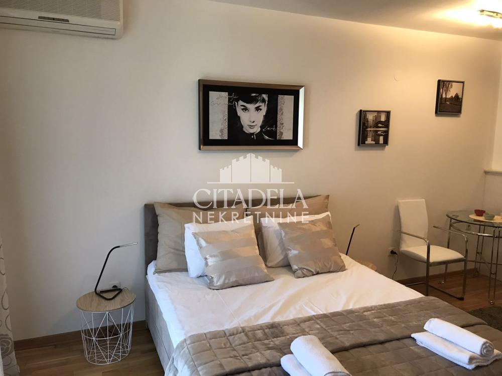 Slika 5 - Bulevar oslobođenja,  Stan za izdavanje, 38m2, 700€