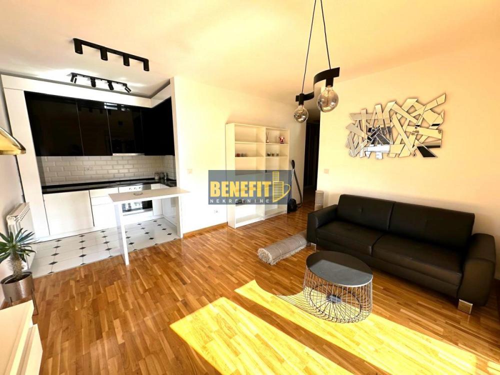 Slika 6 - Dvosoban stan za izdavanje, 50m2, 700€