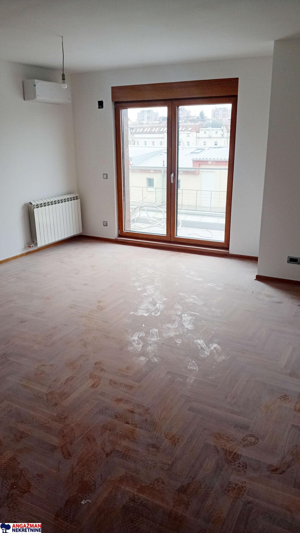 Slika 2 - Zahumska, Šestosoban stan na prodaju, 132m2, 545.000€