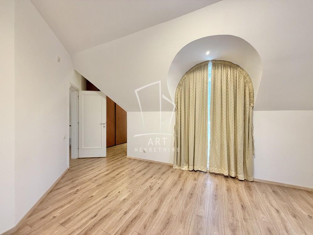 Slika 9 - Bilećka,  Lokal za izdavanje, 240m2, 2.300€