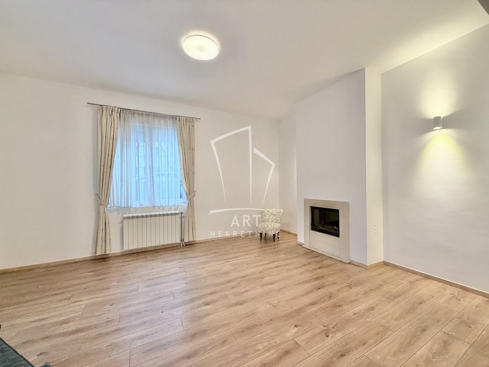 Slika 3 - Bilećka,  Lokal za izdavanje, 240m2, 2.300€