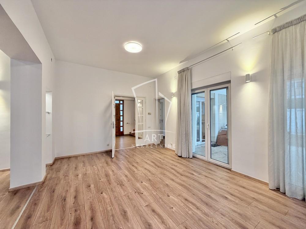 Slika 4 - Bilećka,  Lokal za izdavanje, 240m2, 2.300€