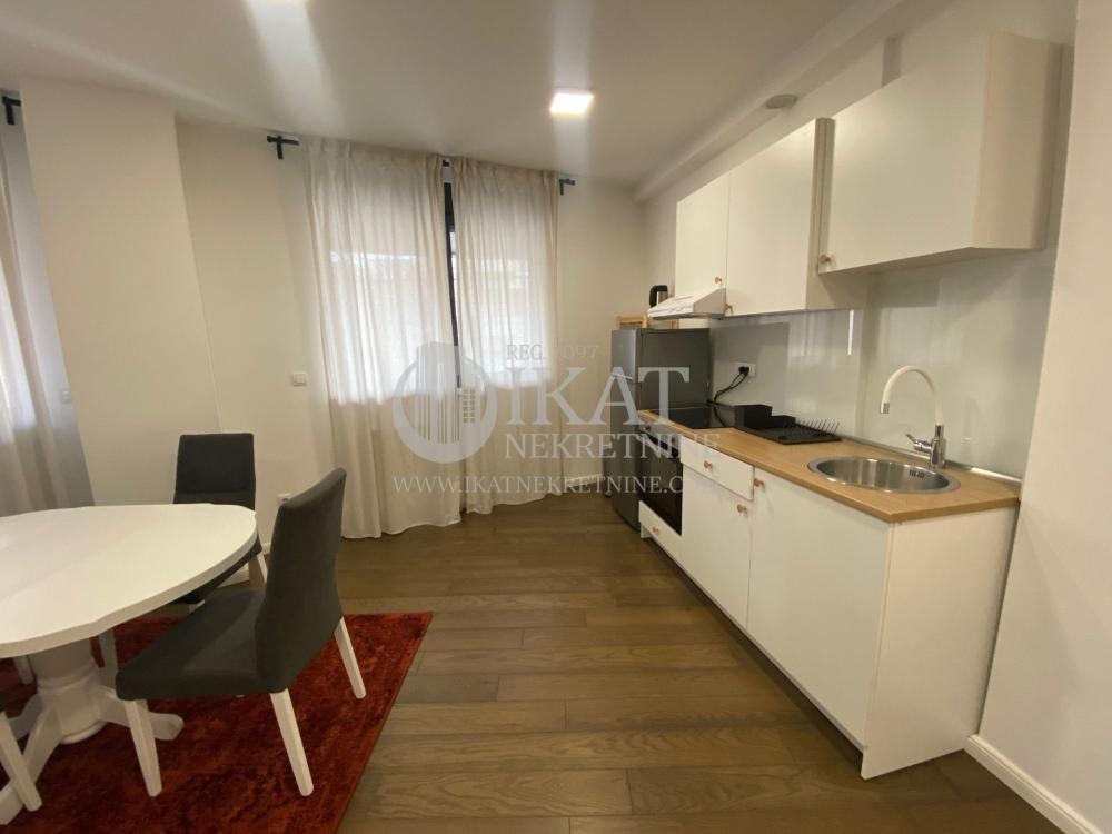 Slika 2 - Gospodara Vučića, Trosoban stan za izdavanje, 77m2, 800€