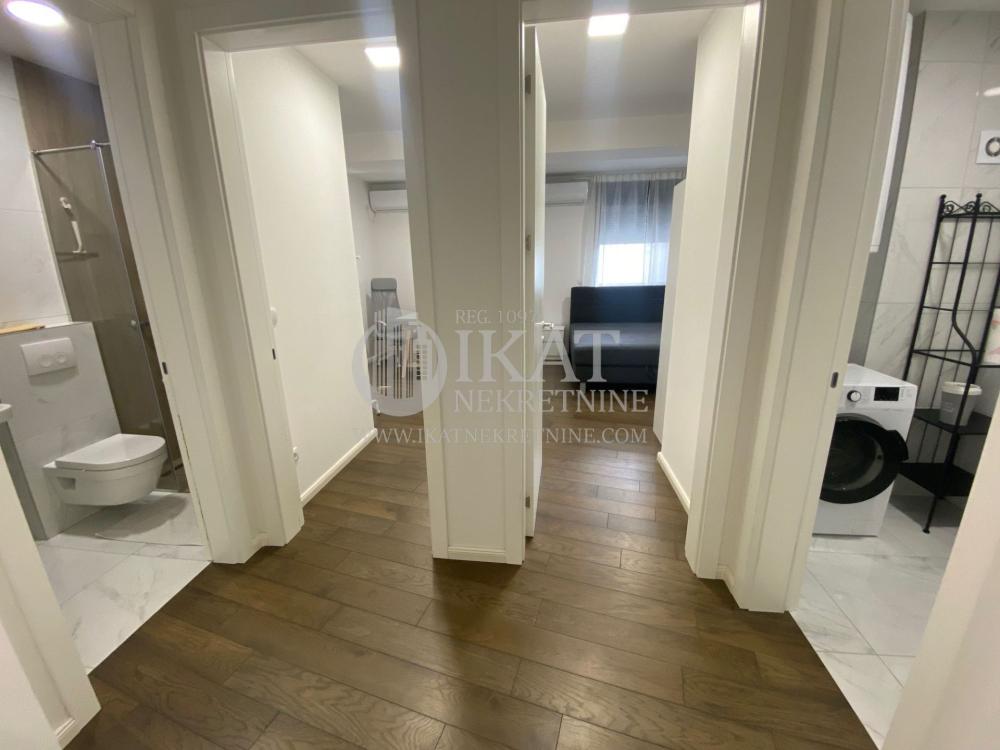 Slika 1 - Gospodara Vučića, Trosoban stan za izdavanje, 77m2, 800€