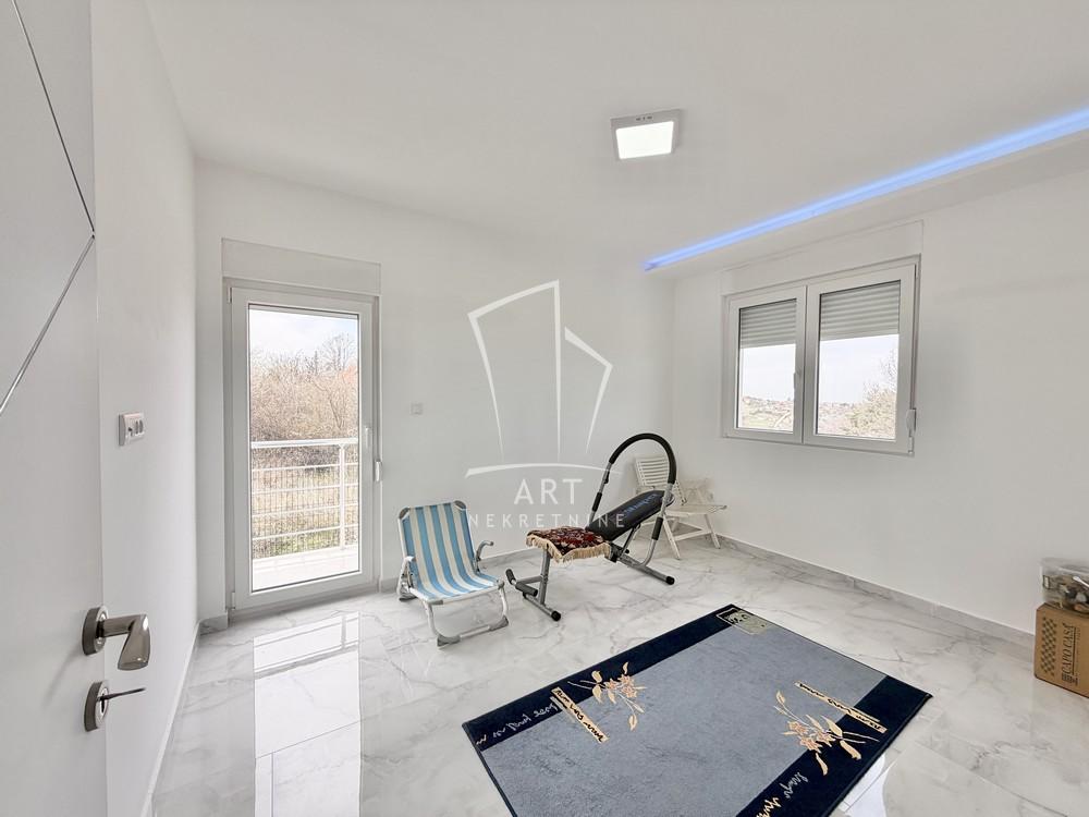 Slika 1 - Timočki put,  Kuća na prodaju, 129m2, 275.000€