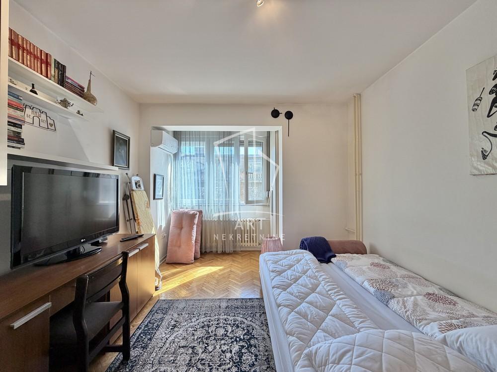 Slika 10 - Resavska, Jednoiposoban stan za izdavanje, 70m2, 1.300€