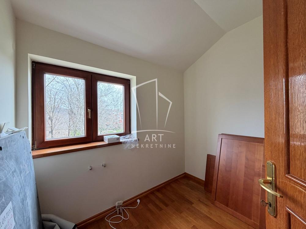 Slika 6 - Mihaila Šolohova, Petosoban stan na prodaju, 180m2, 300.000€