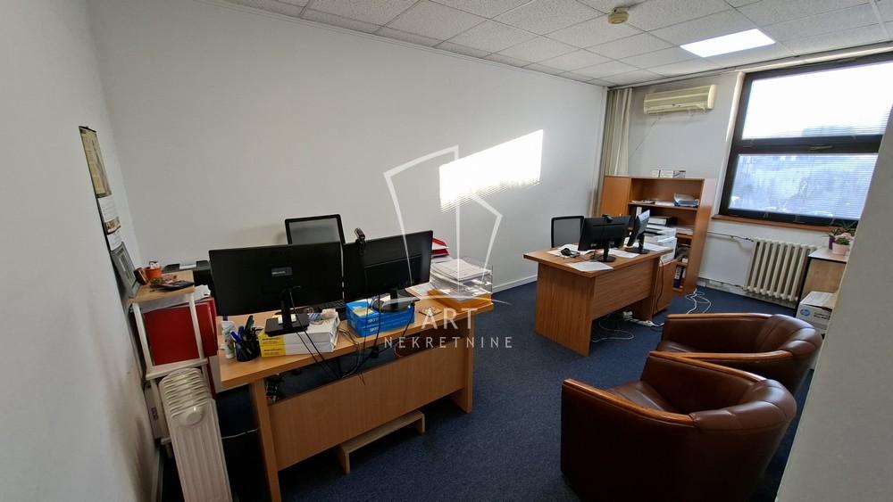 Slika 2 - Bulevar Milutina Milankovića,  Lokal za izdavanje, 202m2, 2.600€