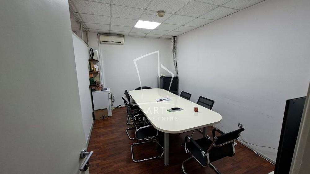 Slika 7 - Bulevar Milutina Milankovića,  Lokal za izdavanje, 202m2, 2.600€