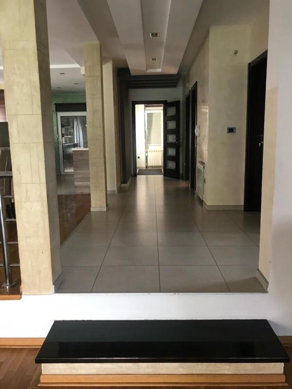 Slika 10 - Geteova,  Kuća za izdavanje, 300m2, 3.000€