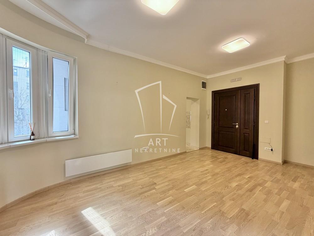 Slika 1 - Strahinjića Bana, Trosoban stan na prodaju, 56m2, 319.000€