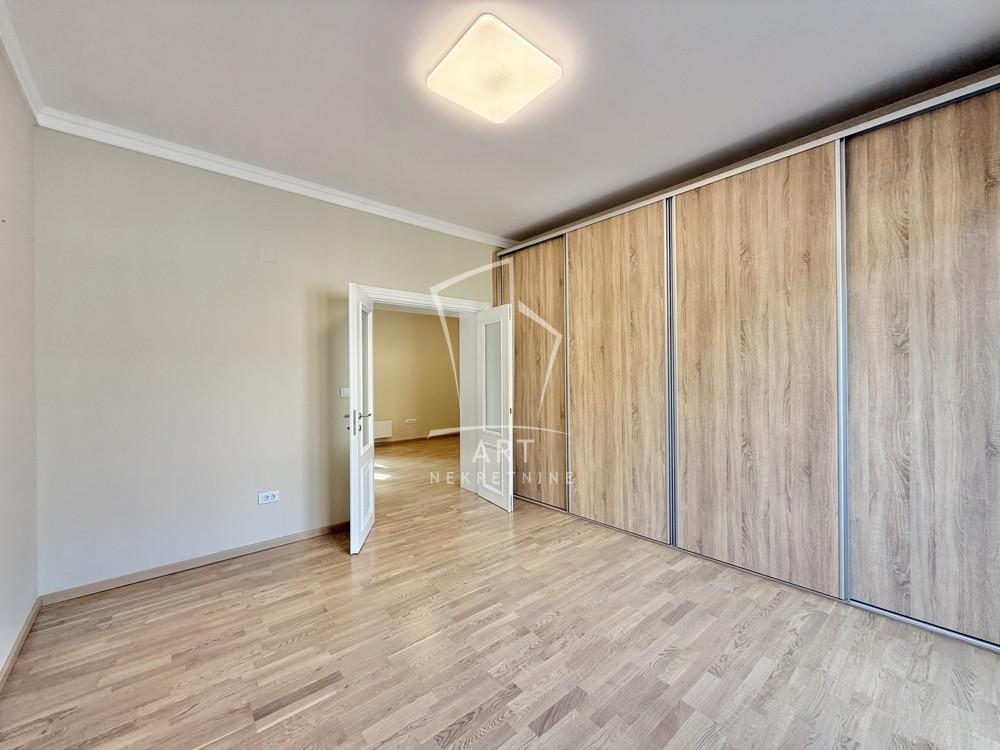 Slika 2 - Strahinjića Bana, Trosoban stan na prodaju, 56m2, 319.000€