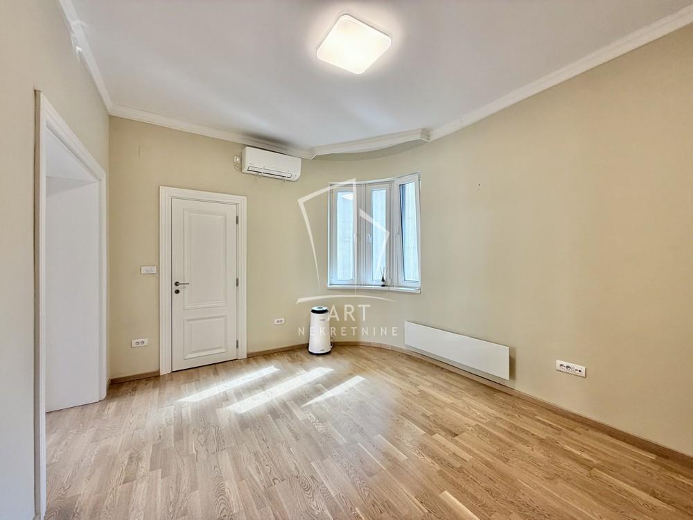 Slika 5 - Strahinjića Bana, Trosoban stan na prodaju, 56m2, 319.000€