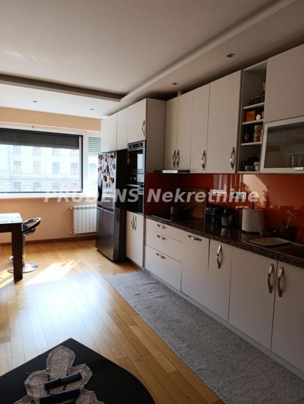 Slika 2 - Hajduk-Veljkov venac, Dvoiposoban stan na prodaju, 62m2, 332.000€