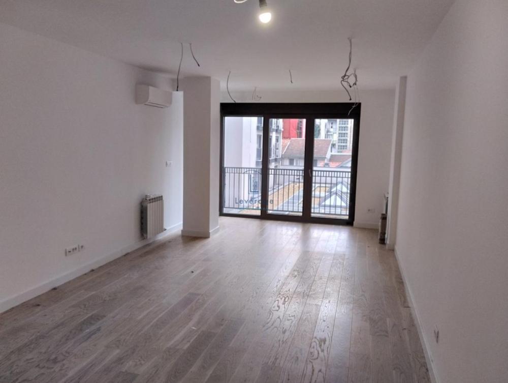 Slika 1 - Cara Dušana, Dvoiposoban stan za izdavanje, 79m2, 1.400€