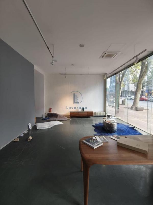 Slika 3 - Bulevar Kralja Aleksandra,  Lokal za izdavanje, 550m2, 9.000€