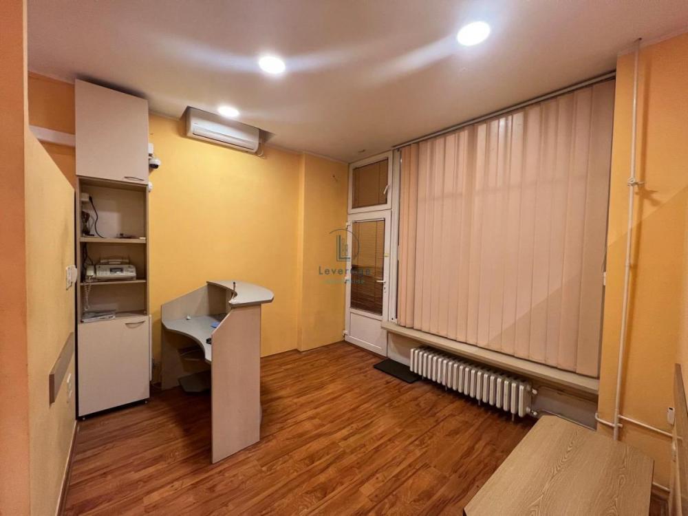Glavna slika -Bulevar Arsenija Čarnojevića,  Lokal za izdavanje, 50m2, 500€
