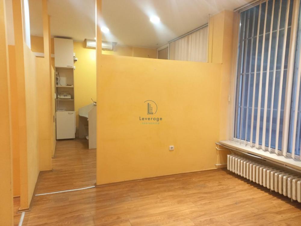 Slika 3 - Bulevar Arsenija Čarnojevića,  Lokal za izdavanje, 50m2, 500€