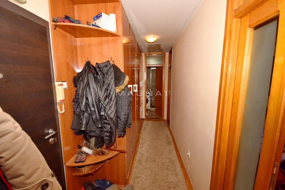 Slika 10 - Kedrova, Dvoiposoban stan na prodaju, 58m2, 198.000€