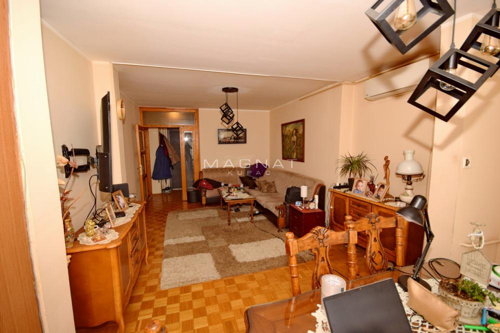 Slika 1 - Kedrova, Dvoiposoban stan na prodaju, 58m2, 198.000€