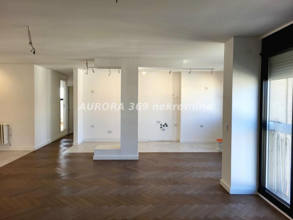 Glavna slika -Četvorosoban stan na prodaju, 100m2, 340.000€