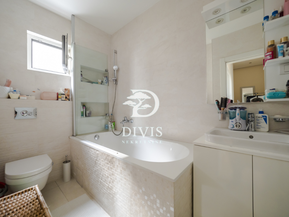 Slika 1 - Dunavske terase, Četvorosoban stan na prodaju, 129m2, 520.000€