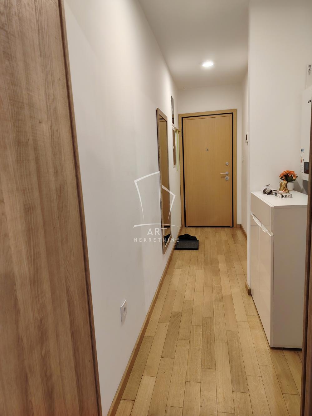 Slika 11 - Rade Končara, Jednoiposoban stan za izdavanje, 25m2, 550€